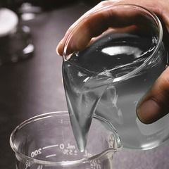 مایع تحریک هیدرولیک با قابلیت تجزیه زیستی پایین برای تولید پایدار نفت و گاز