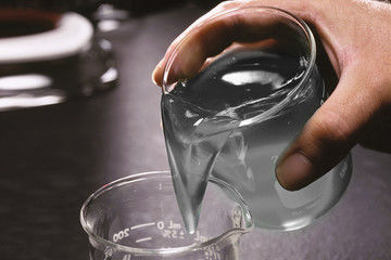 سیال شکست هیدرولیکی با ویسکوزیته بالا، خورندگی کم و سطح pH خنثی